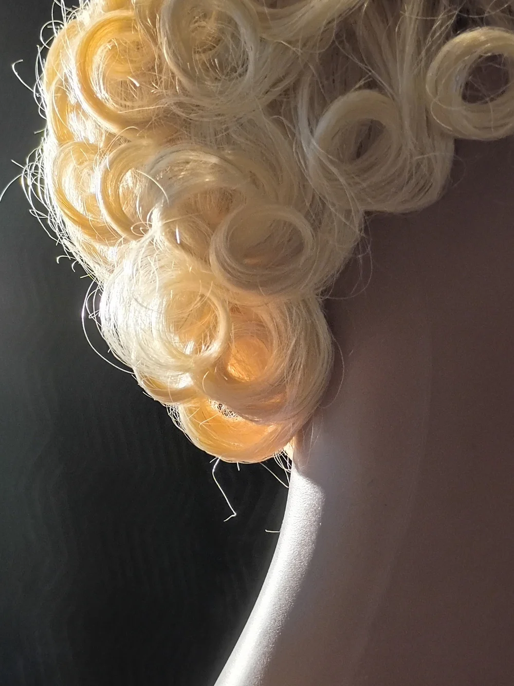 Blonde Curly Clip-In Hairpiece - Natural Blonde Styling